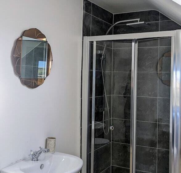 مبيت وإفطار The Cathedral Villas