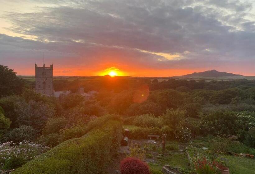 مبيت وإفطار The Cathedral Villas