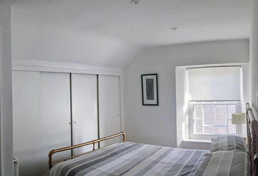 مبيت وإفطار The Cathedral Villas