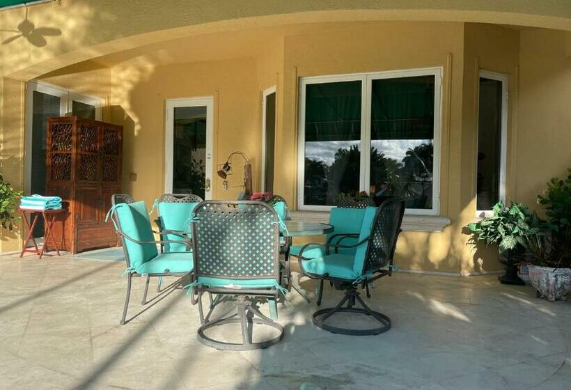 Bed and Breakfast Villa Riviera Las Olas