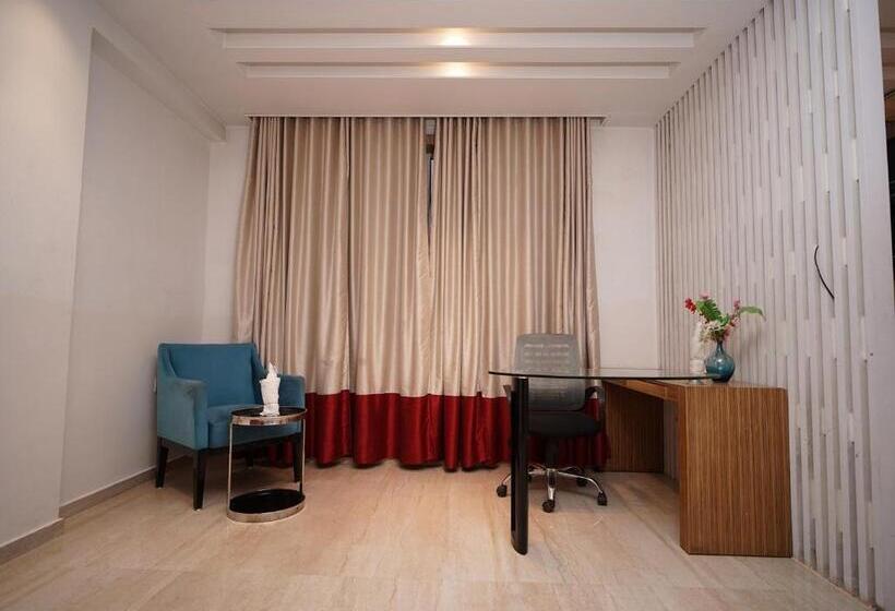 Hotel Amora   Rajnandgaon