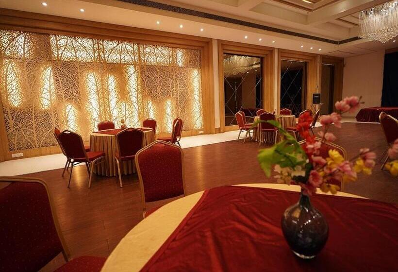 בית מלון כפרי Amora   Rajnandgaon