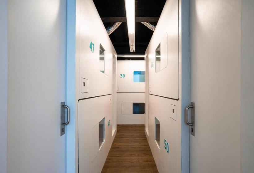 カプセルホテル Bobopod Mega Mall, Bekasi