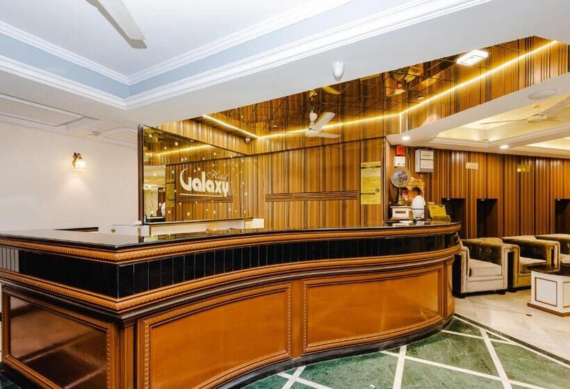 ホテル Galaxy Opp Surat Railway Station