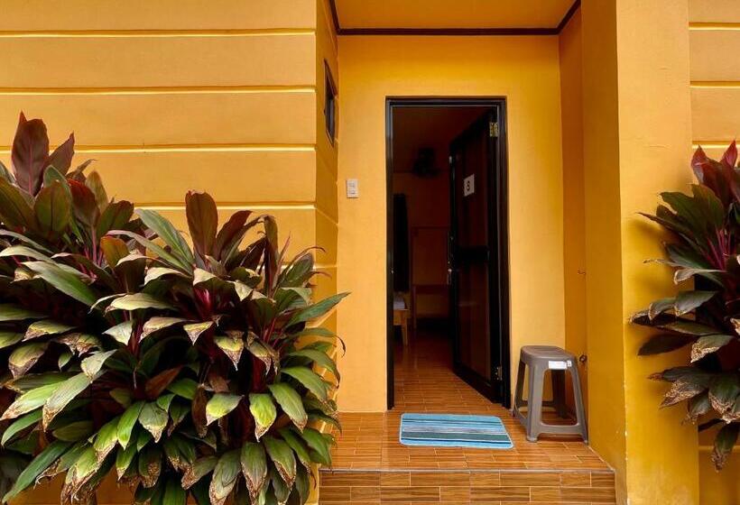 هتل Golden Sunset Inn