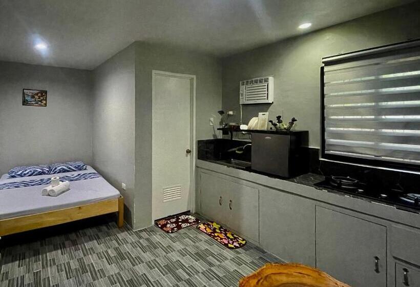 هتل Golden Sunset Inn