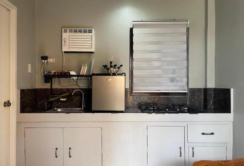 هتل Golden Sunset Inn