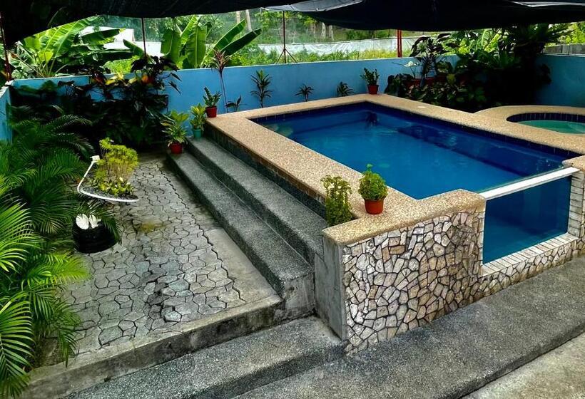 هتل Golden Sunset Inn