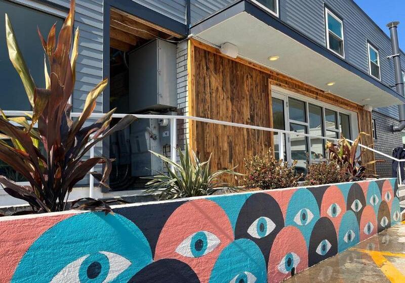 호텔 Lucky Inn Adults Only