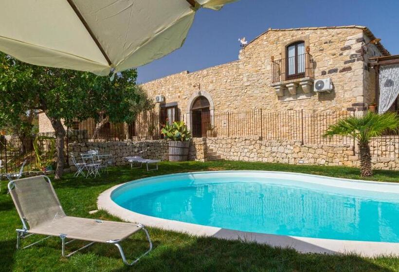 בית מלון כפרי Masseria Fortificata Lo Zafferaneto