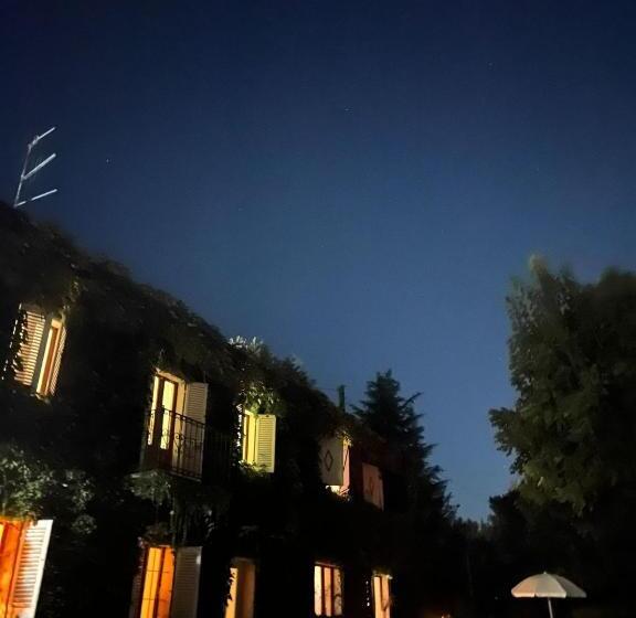 فندق Rana Cantante