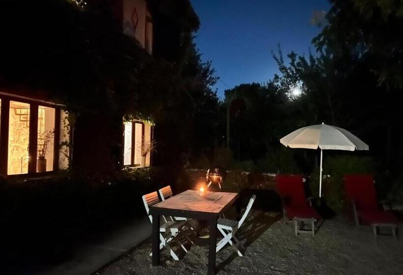 فندق Rana Cantante