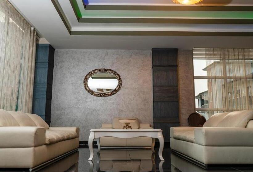 Mox Hotel Wellness & Spa