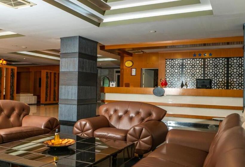 Mox Hotel Wellness & Spa