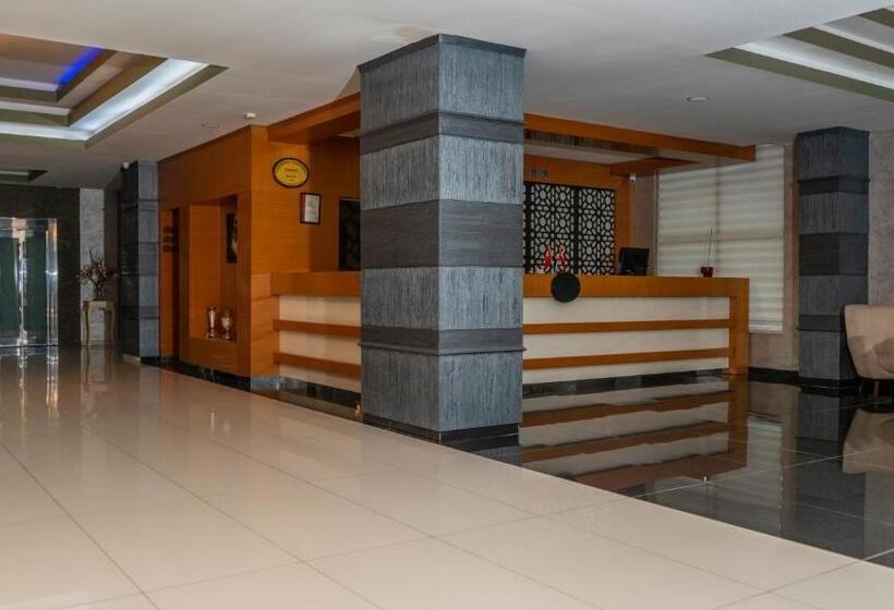 Mox Hotel Wellness & Spa