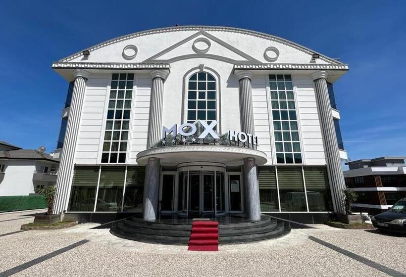 Mox Hotel Wellness & Spa