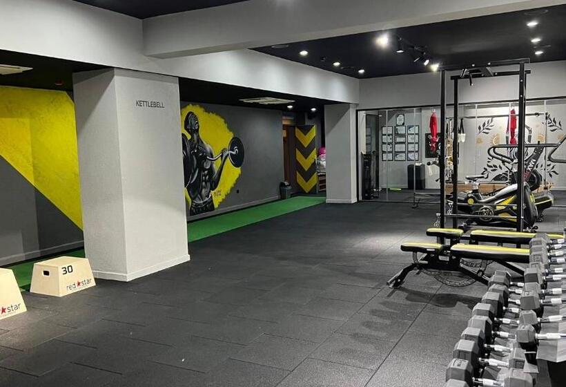 Mox Hotel Wellness & Spa