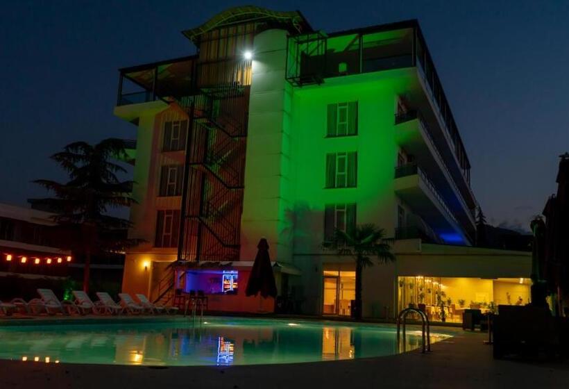 Mox Hotel Wellness & Spa