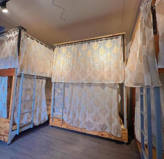 Ninh Binh Central Backpackers Hostel