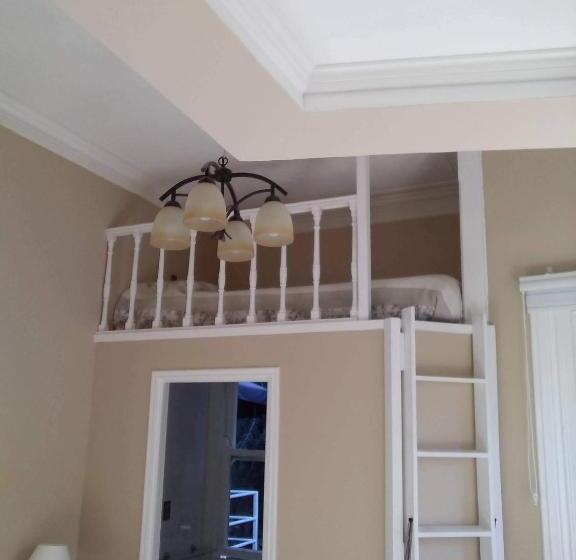 פנסיון Belle Epoque Hostal