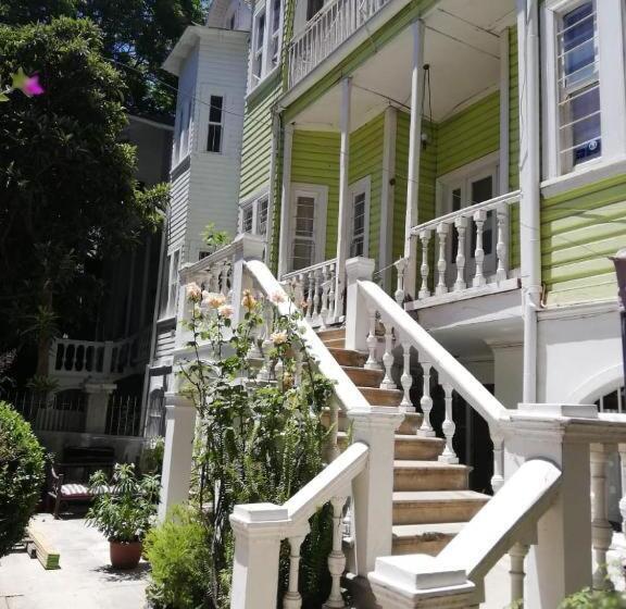 פנסיון Belle Epoque Hostal