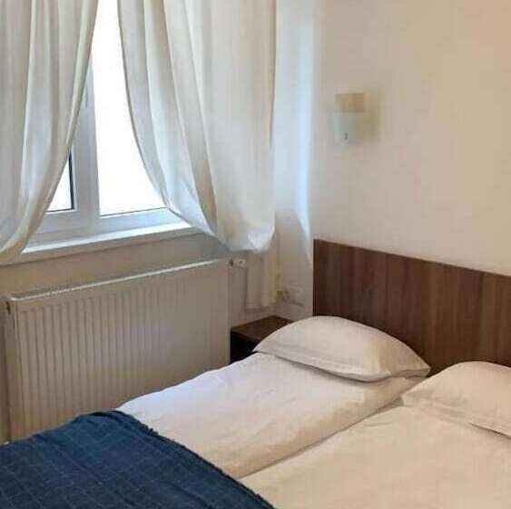 פנסיון Casa Ormenisan