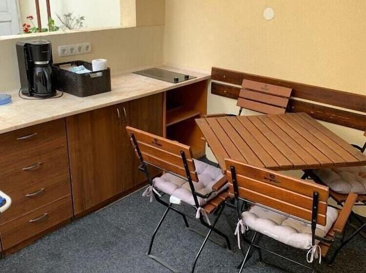 פנסיון Casa Ormenisan