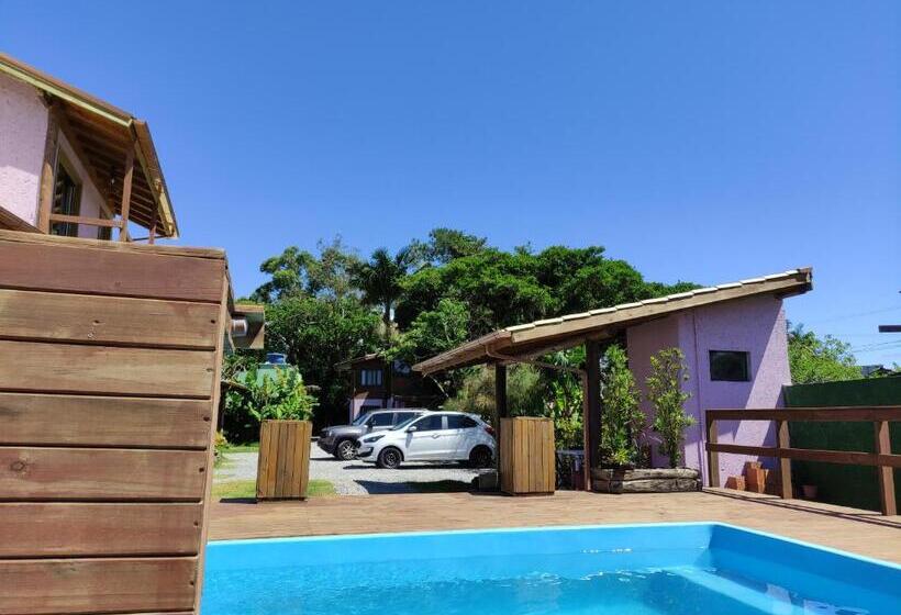 펜션 Chalés Da Guarda Do Embaú