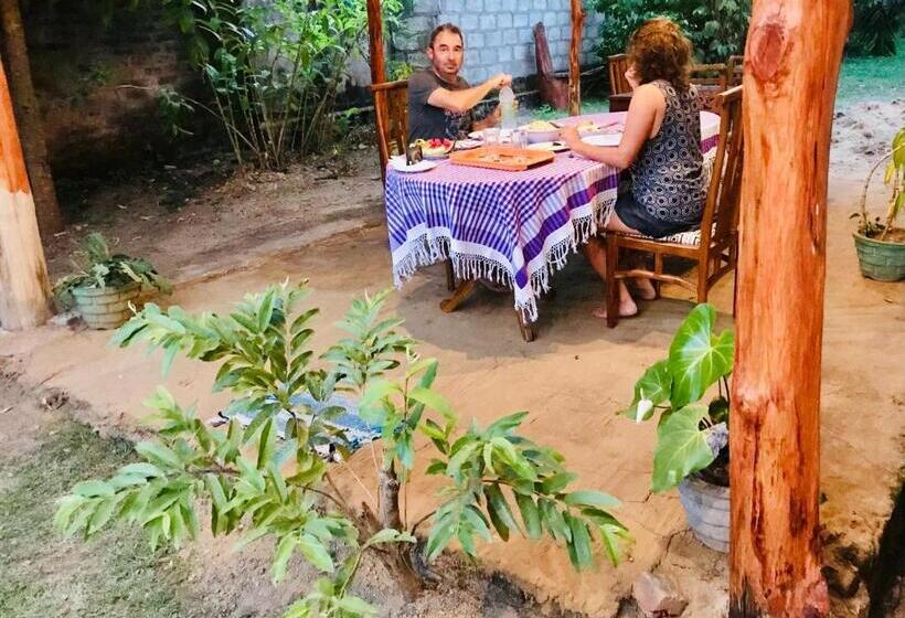 Пансион Charitha Rest