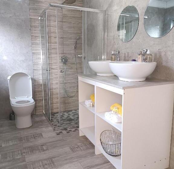 פנסיון Eyezulu Guesthouse