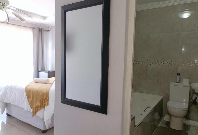 פנסיון Eyezulu Guesthouse