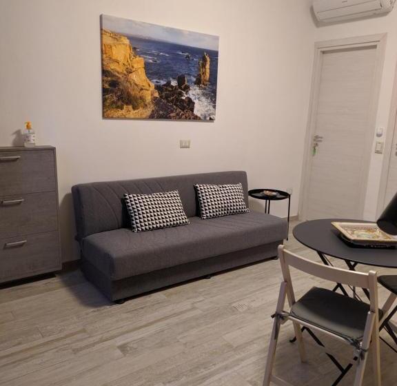 Пансион Green And Orange Rooms