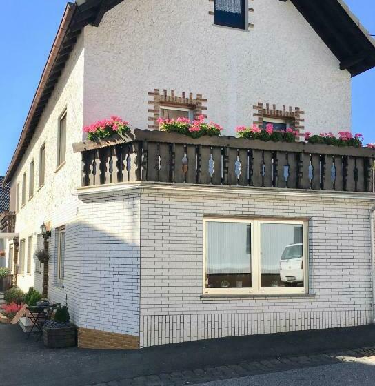 Пансион Gästehaus Doll