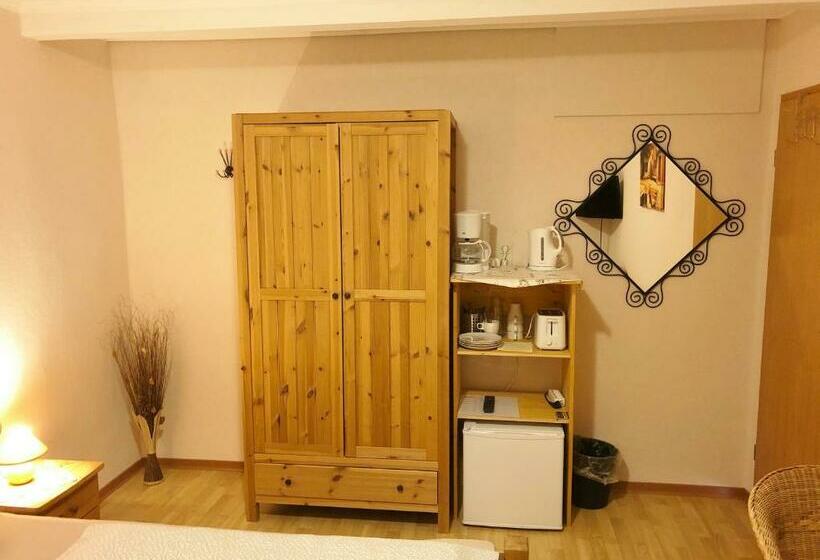 ペンション Gästehaus Doll