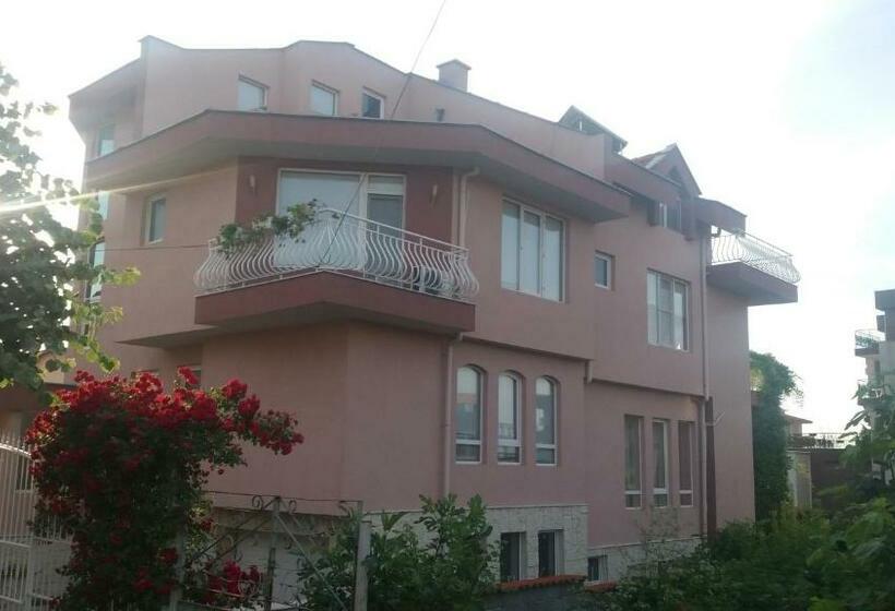 بنسيون Guest Rooms Deva