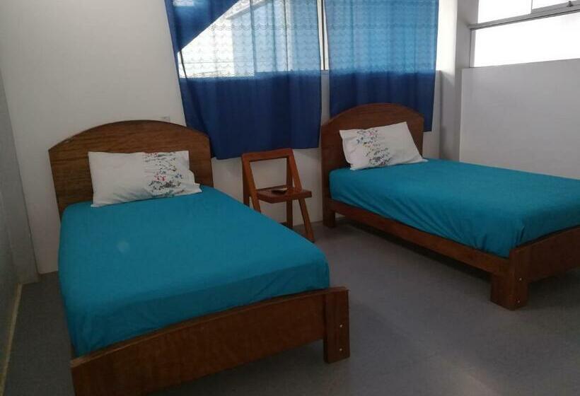 פנסיון Hospedaje K & J