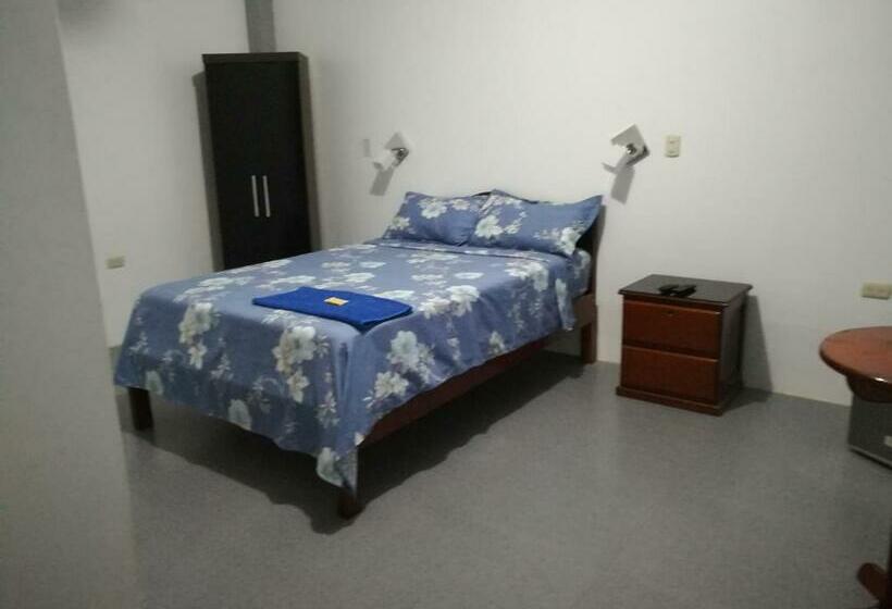 פנסיון Hospedaje K & J