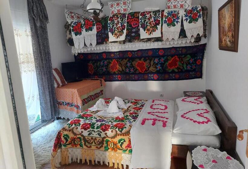 بنسيون La Ionicã Rozavlea Mm