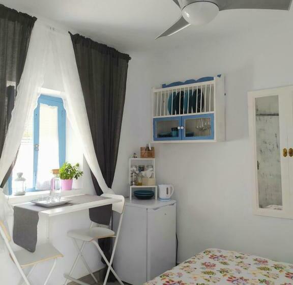 بنسيون La Lectora