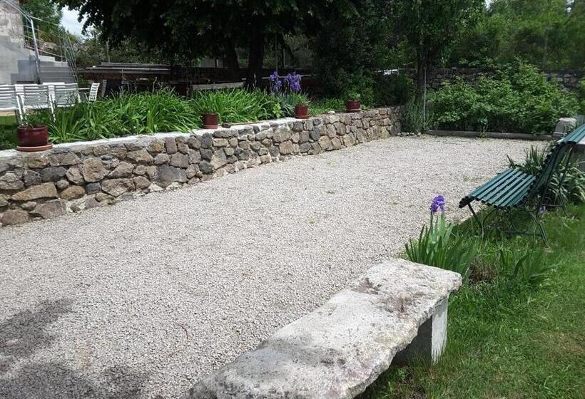 Пансион Le Suc Du Pommier