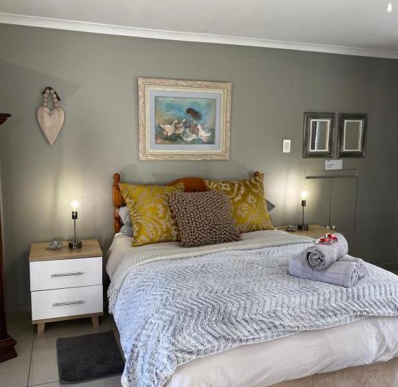 펜션 Little Fern Self Catering