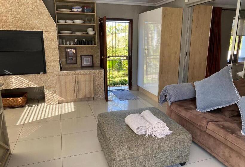 펜션 Little Fern Self Catering