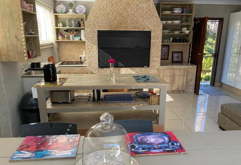 펜션 Little Fern Self Catering