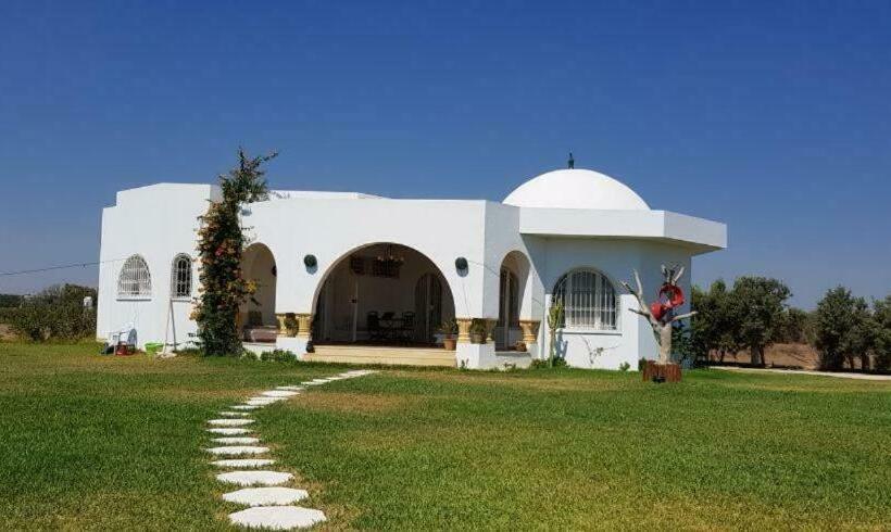 بنسيون Diar Maamoura Daroufa