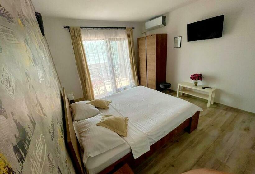 פנסיון Mustaciosul Dunarii