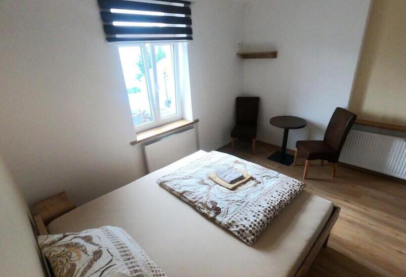 膳宿费 Penzion Bejby Turnov