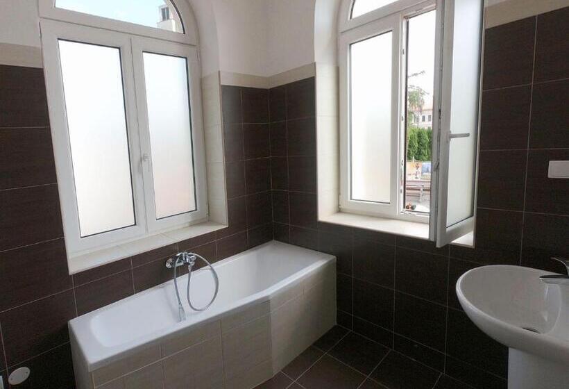 膳宿费 Penzion Bejby Turnov