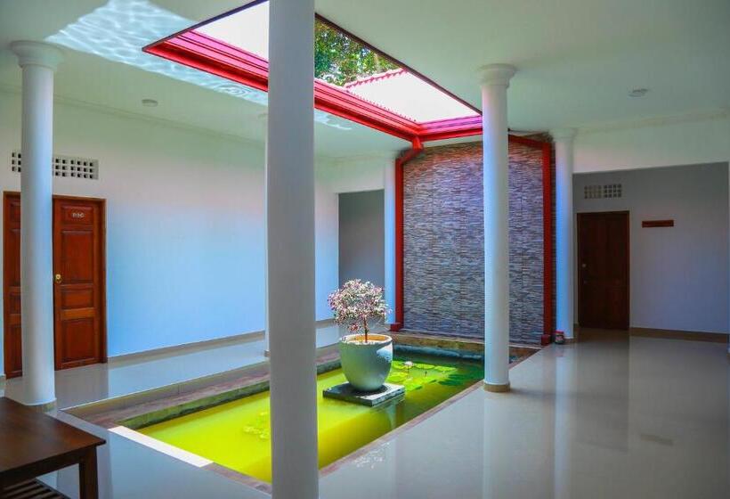 بنسيون Sanctuary