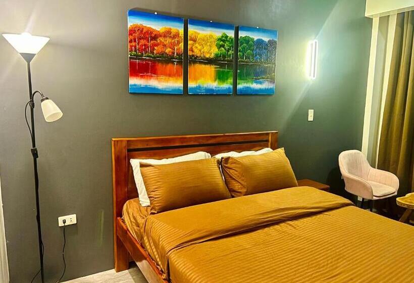 پانسیون Sky Traveller Suites