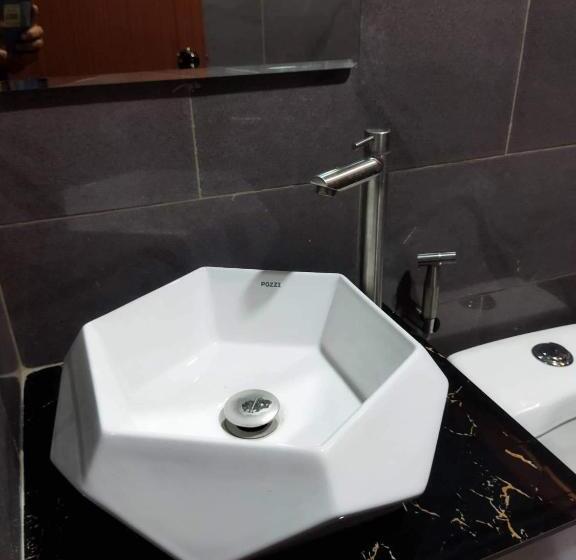 پانسیون Sky Traveller Suites